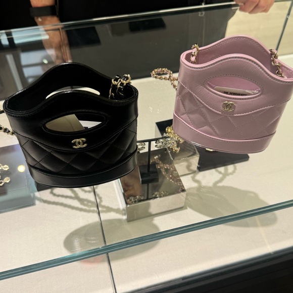 CHANEL Black Mini Bag with Structured Design - Picture 2 of 5